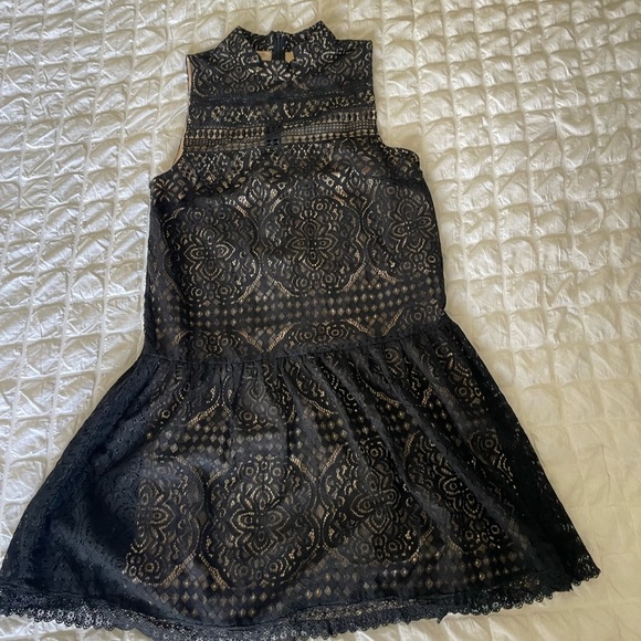 Lulu's Black Lace Sheath Dress Sleeveless Mock Neck - Picture 1 of 6